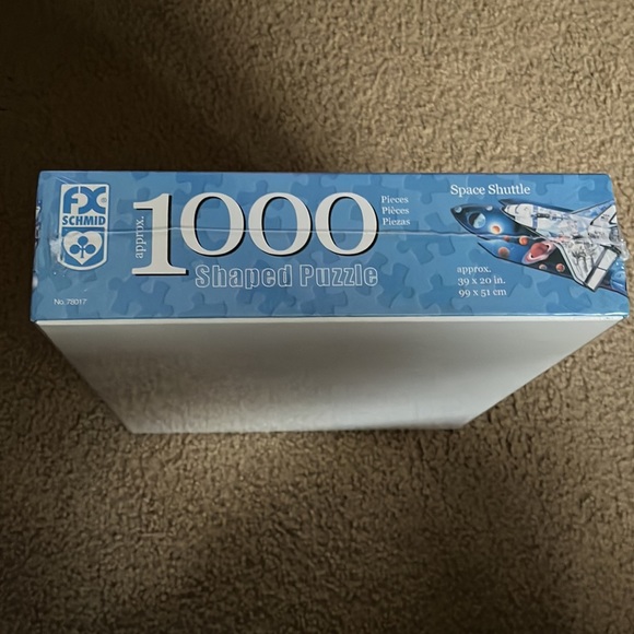 Brand new FX schmid 1000 piece shaped space shuttle puzzle. 3 feet long. - Picture 2 of 3